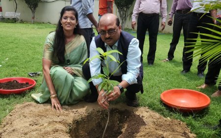 एसकेडी ग्रुप ने ‘विसडम वीक’ में हरियाली की अलख जगाई, वृक्षारोपण से मनाया निदेशक का जन्मदिन