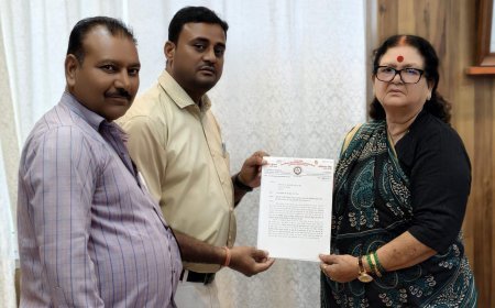 महापौर को ज्ञापन सौंपकर सफाई कर्मचारियों ने मांगी राहत और जॉब सुरक्षा