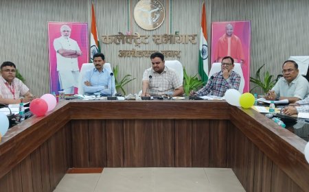 स्वास्थ्य सेवाओं में सुधार के लिए जिलाधिकारी ने दिए कड़े निर्देश