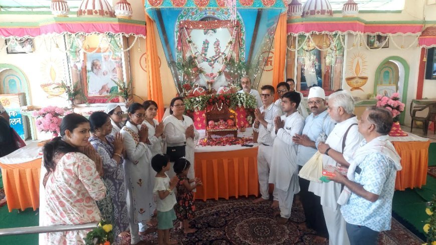 कानपुर में श्रद्धा और सेवा से सजी गुरु पूर्णिमा: आशाराम बापू आश्रम में उमड़ा भक्तों का सैलाब