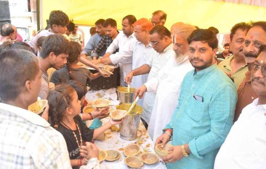 श्रावण मास में श्रद्धा से सजा भंडारा, मां बारादेवी मंदिर में उमड़ा भक्तों का सैलाब