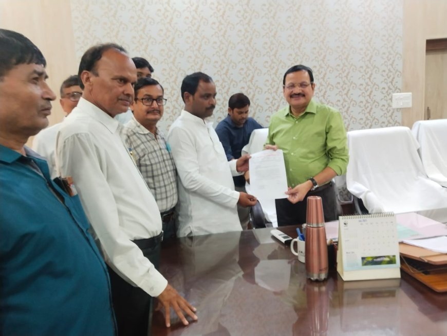 शिक्षक संघ का आक्रोश: वादों को न निभाने पर बढ़ा विरोध