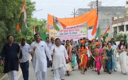 सनशाइन स्कूल के बच्चों ने निकाली तिरंगा यात्रा, देशभक्ति का संदेश