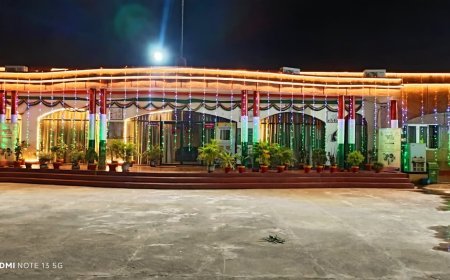 अम्बेडकरनगर का कलेक्ट्रेट दुल्हन-सा सजा, स्वतंत्रता दिवस का जश्न शुरू