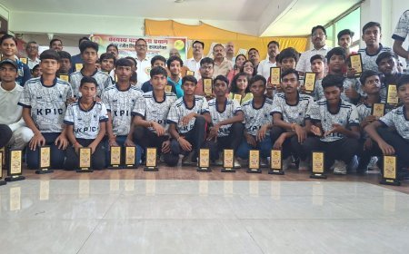 कायस्थ पाठशाला न्यास ने अंतर्राष्ट्रीय और राष्ट्रीय खिलाड़ियों को किया सम्मानित