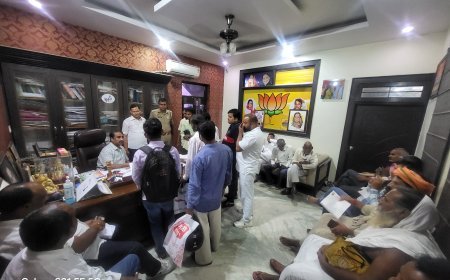 Phulpur विधायक दीपक पटेल ने बनाया जनता दर्शन में जन सुनवाई का रिकॉर्ड 