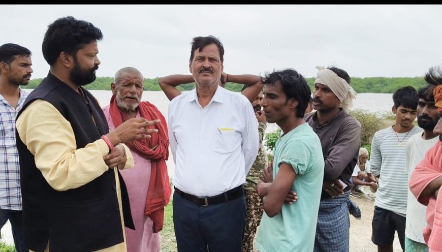 प्रयागराज में गंगा के कहर से त्रस्त जनता, कांग्रेसियों ने लिया जायजा; सरकार से तत्काल मदद की मांग