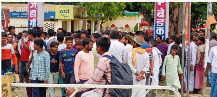 अंबेडकरनगर कलेक्ट्रेट में तिरंगा महोत्सव का भव्य शुभारंभ, देशभक्ति से गूंजा परिसर
