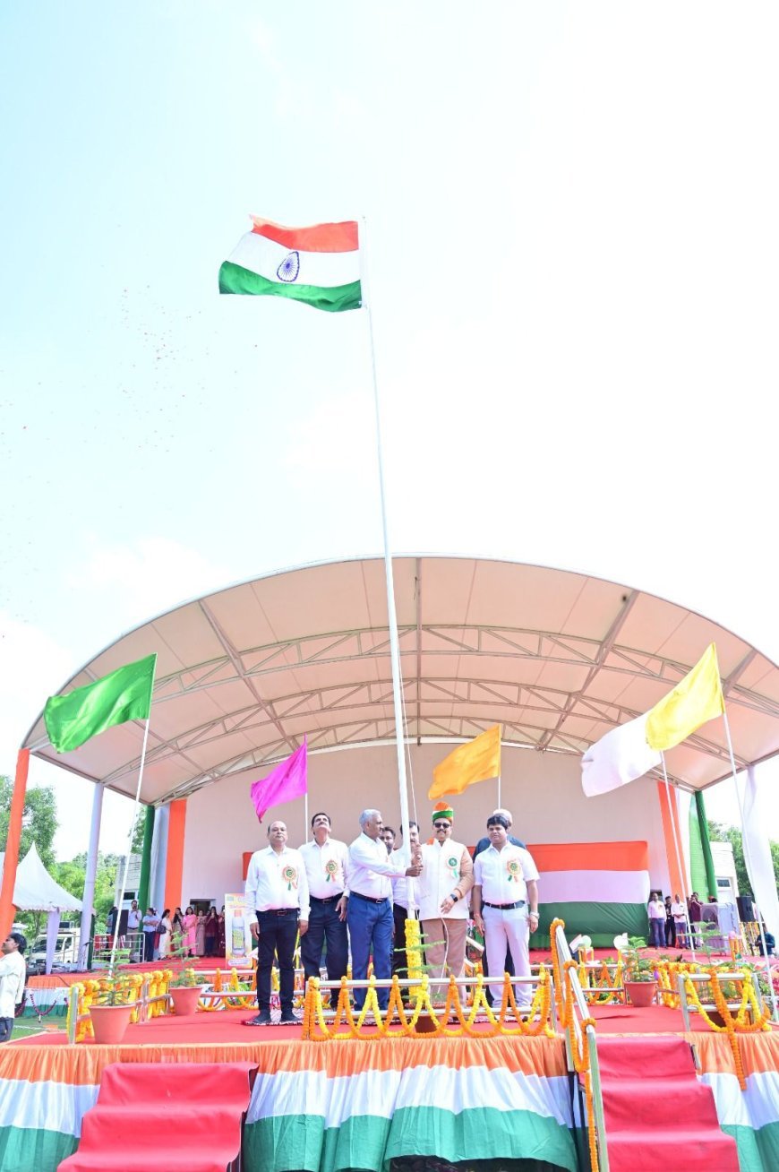इफको फूलपुर में 79वां स्वतंत्रता दिवस समारोह: सैनिकों के शौर्य को नमन और कृषि विकास पर चर्चा