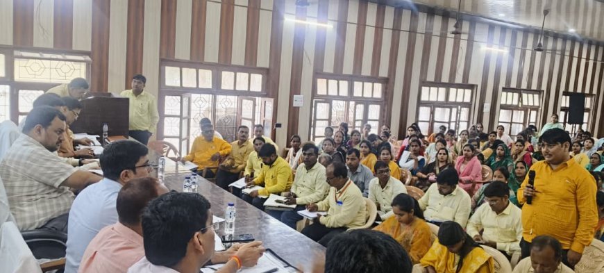 जहांगीरगंज में डीएम की औचक जाँच, स्वास्थ्य और विकास कार्यों में मिली खामियां