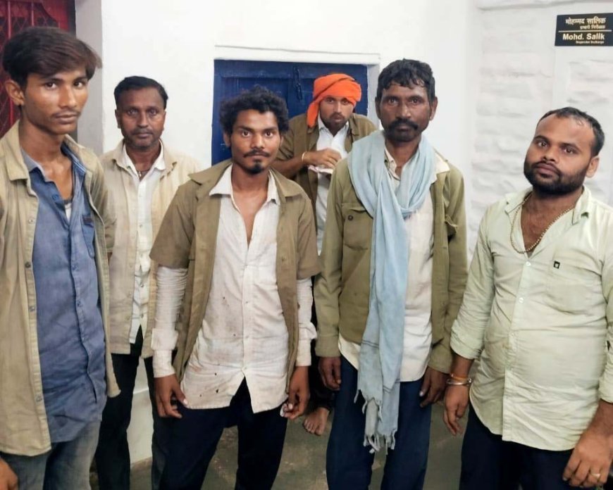प्रयागराज रेलवे मंडल द्वारा मानिकपुर स्टेशन पर अनधिकृत वेंडरों पर सख्त कार्रवाई, 6 वेंडर पकड़े गए