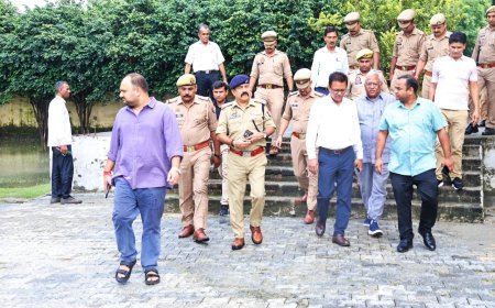 हापुड़ में PET परीक्षा की तैयारियों का जायजा: प्रशासन ने पुख्ता इंतजाम का आश्वासन दिया