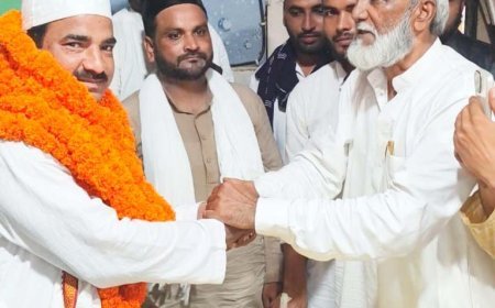 फिरोज अहमद किछौछवी किछौछा आस्ताने के ख़ादिम कमेटी के निर्विरोध अध्यक्ष बने