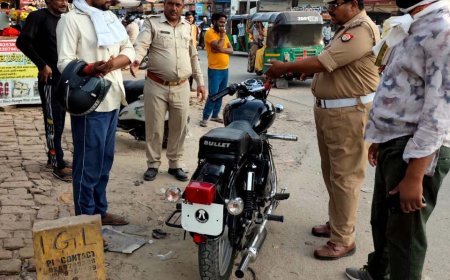 Hapur ट्रैफिक पुलिस इंचार्ज TSI कामेश सिंह ने पटाखा बुलेट बाइकों को किया सीज