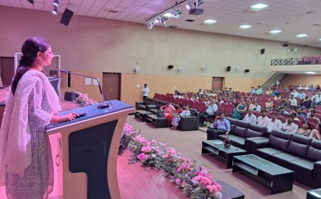 डाक्टर बनना केवल ज्ञान अर्जन नही, समाजसेवा की जिम्मेदारी भी है: प्राचार्य ,  नवप्रवेशी छात्रों का फाउंडेशन कोर्स शुरू 