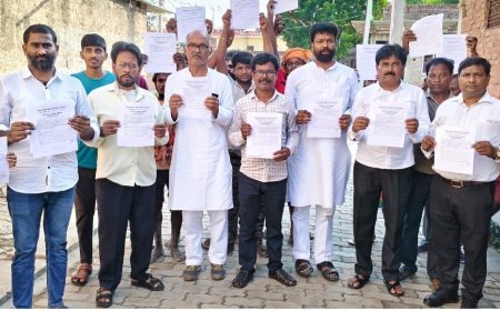 ग्रामीण चोरी और ड्रोन की दहशत से पूरी रात जाग रहे 