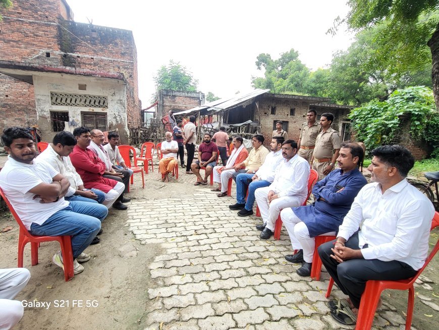 विधायक दीपक पटेल ने शोक संतप्त परिवारों को ढांढस बंधाया