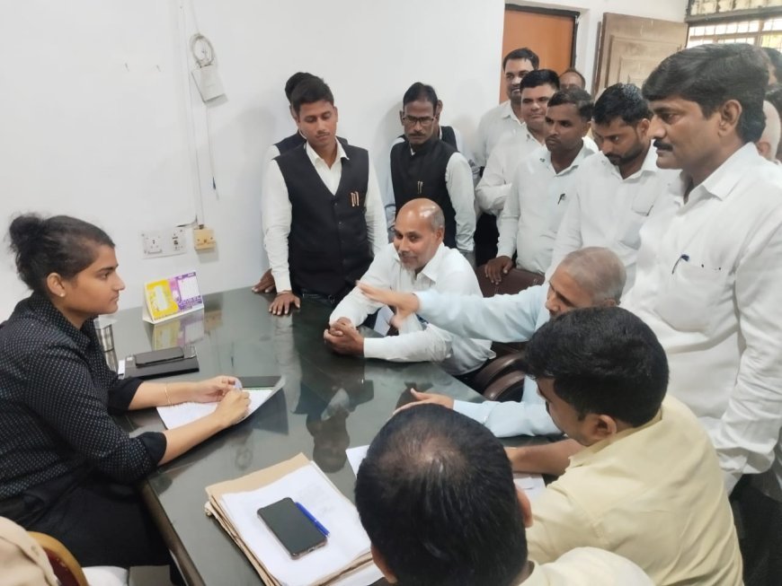 एसडीएम से मिले अधिवक्ता,तहसील में व्याप्त समस्यायों पर की चर्चा