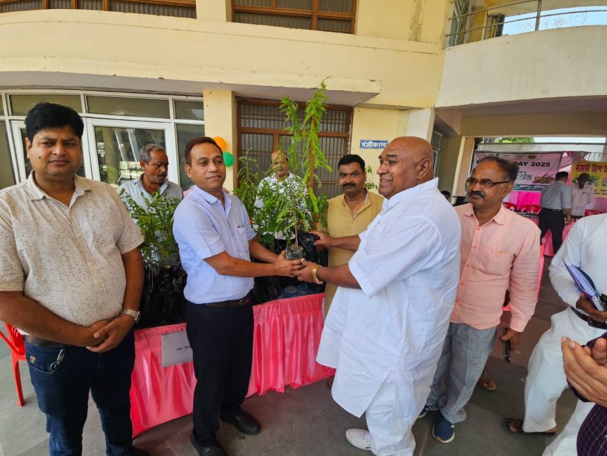 "जन-जन के लिए पृथ्वी के कल्याण के लिए" थीम पर लोहिया भवन में आयुर्वेद विभाग के द्वारा भव्य कार्यक्रम का आयोजन