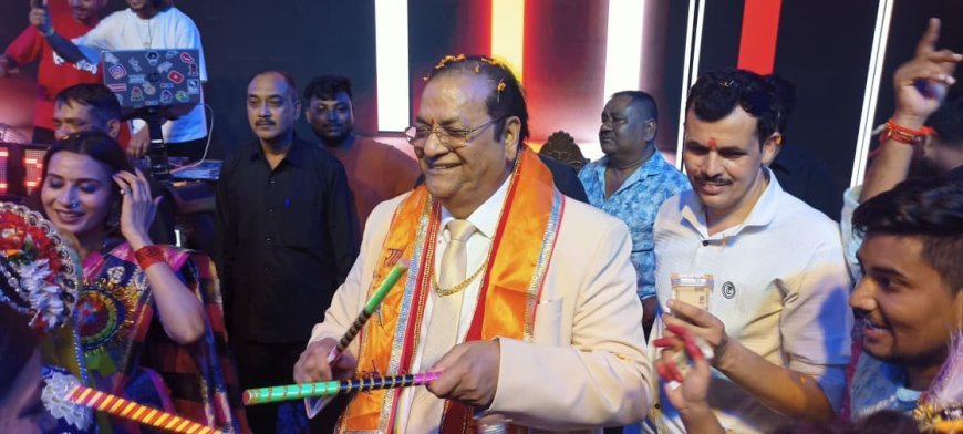 Dandiya महोत्सव मे सेठ मुरारी लाल अग्रवाल का जोरदार स्वागत