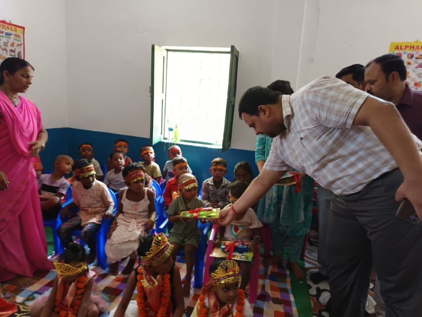 mission shakti के तहत जिलाधिकारी ने किया अष्टमी पर कन्या पूजन