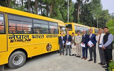 भारत ने नेपाल के शिक्षण संस्थानों को भेंट की 81 बसें