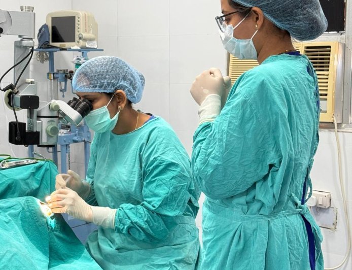 केएम हॉस्पिटल में चल रहे निःशुल्क नेत्र रोग शिविर में मरीज हो रहे है लाभान्वित 