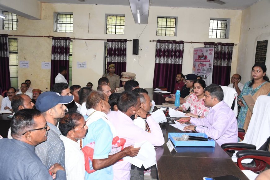 समाधान दिवस में कुल 245 प्रकरण सुनवाई के लिए आयें, 09 प्रकरणों का मौके पर किया गया निस्तारण