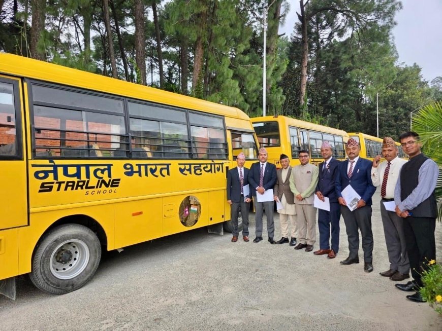 भारत ने नेपाल के शिक्षण संस्थानों को भेंट की 81 बसें
