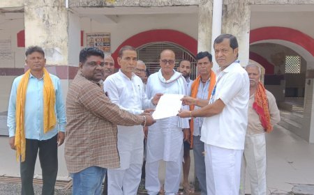 चिलकहर रेलवे स्टेशन की समस्याओं को लेकर सौंपा पत्र