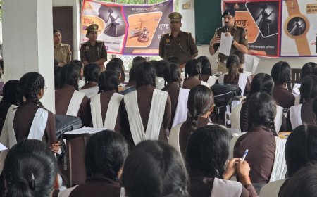 बीआर यादव इण्टर कॉलेज में छात्र/छात्राओं को किया जागरूक