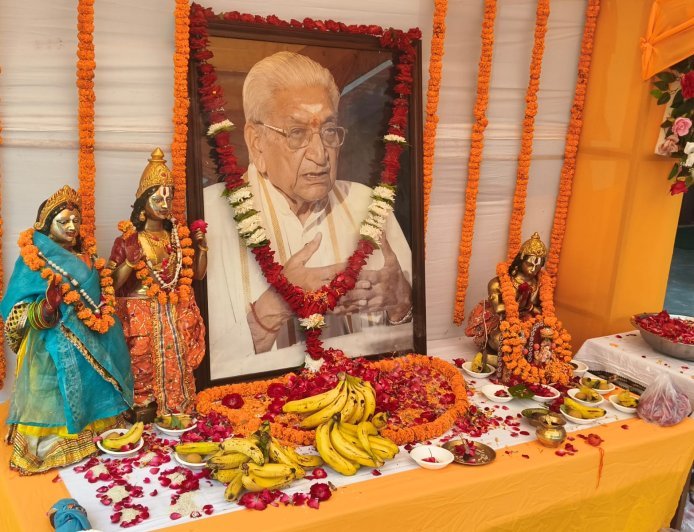 विहिप के पूर्व अंतरराष्ट्रीय अध्यक्ष अशोक सिंघल की 9वीं पुण्यतिथि श्रद्धा सुमन अर्पित 