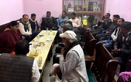 विधायक सरोज कुरील ने जनता दरबार में लोगों की समस्याओं का किया निपटारा 