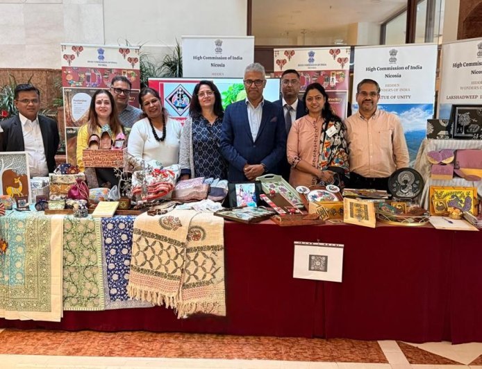 साइप्रस में भारतीय कला का डंका: मधुबनी और वारली ने मोहा मन