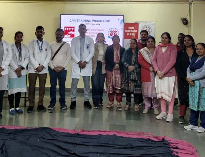 केजीएमयू और फ्रीडम ट्रस्ट ने ला मार्टिनियर की 400 छात्राओं को बनाया जीवन-रक्षक