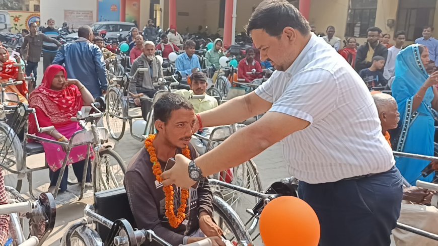 अंतर्राष्ट्रीय दिव्यांगजन दिवस: अम्बेडकरनगर में 138 लाभार्थियों को मिले सहायक उपकरण