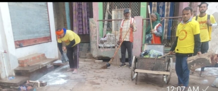 टांडा में स्वच्छता का महाअभियान: गलियों और नालियों से गंदगी साफ, फॉगिंग जारी