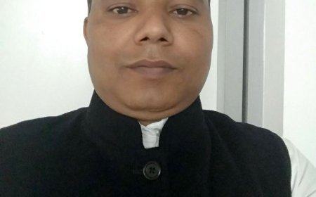 गाँव की पगडंडियों से 'अति विशिष्ट रेल सेवा पुरस्कार' तक: श्री कृष्ण शुक्ल की सफलता की महागाथा