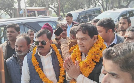 प्रयागराज पहुंचे ऊर्जा मंत्री, भाजपा कार्यकर्ताओं ने फूल-मालाओं के साथ किया जोरदार स्वागत।