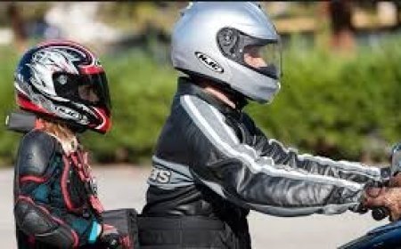 कानपुर में अब पीछे बैठने वाली सवारी के लिए भी हेलमेट अनिवार्य, एआरटीओ ने जारी किए निर्देश