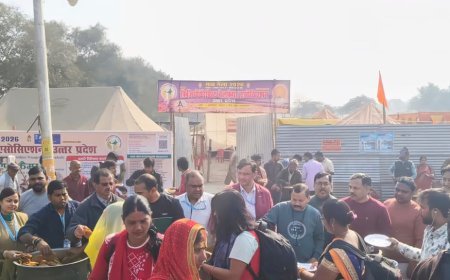 माघ मेले में फिजियोथैरेपिस्ट एसोसिएशन ने लगाया विशाल भंडारा