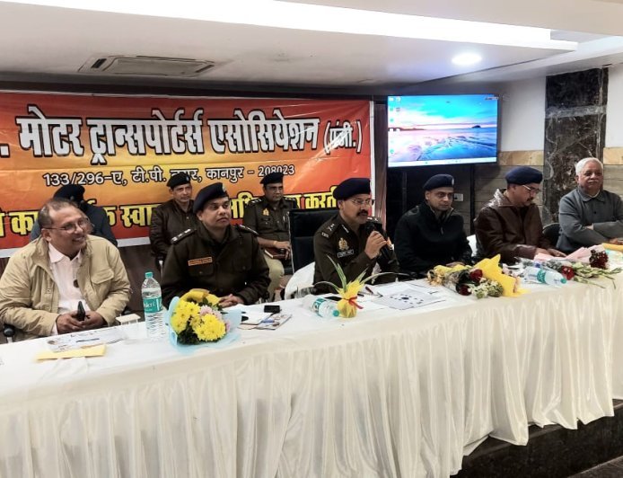 कानपुर में ट्रांसपोर्टरों और पुलिस के बीच सीधी बात: नो-एंट्री और पार्किंग समस्याओं पर बनी सहमति, नोडल अधिकारी की होगी नियुक्ति