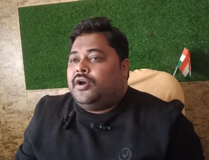 विकास में बाधा डालने वालों को जनता सिखाएगी सबक: अभिषेक सिंह रिशु