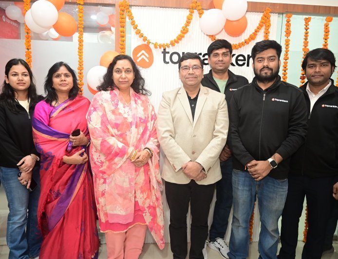 टॉपरैंकर्स का आलमबाग में विस्तार: नम्रता पाठक ने किया चौथे केंद्र का उद्घाटन, टॉपर्स ने साझा किए सफलता के गुर