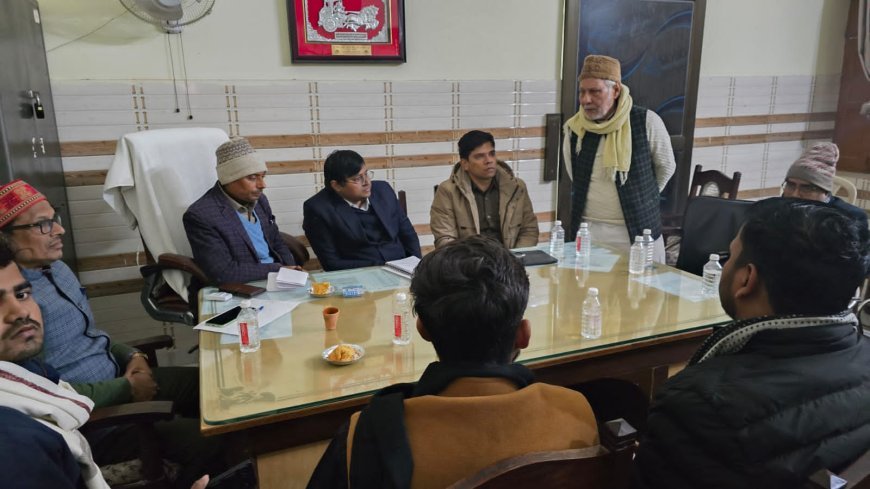 बलिया: मैराथन वार्ता के बाद पिघला आक्रोश; अमर शहीद भगत सिंह इंटर कॉलेज में छात्रों और शिक्षकों का आंदोलन खत्म