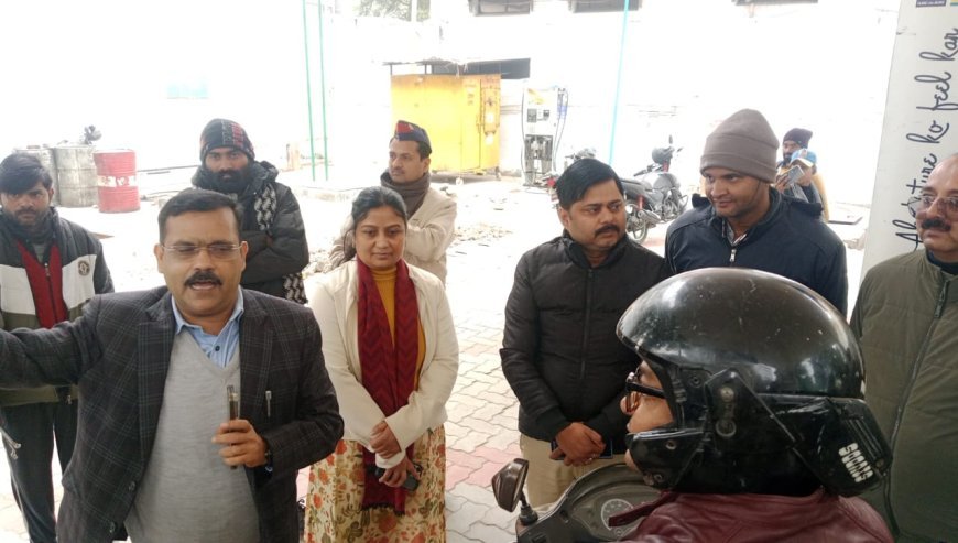 कानपुर:  बिना हेलमेट पेट्रोल पर रोक और नियमों का उल्लंघन करने वालों पर चला चाबुक