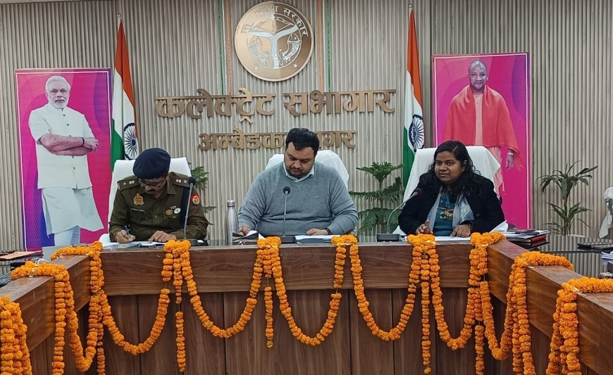 अम्बेडकरनगर: दिव्यांगों की चुनावी भागीदारी बढ़ाने को प्रशासन मुस्तैद, डीएम ने दिए विशेष शिविर के निर्देश