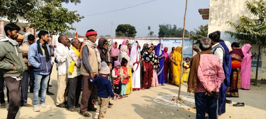 अम्बेडकरनगर: 'जब महिला सशक्त होगी, तभी लोकतंत्र मजबूत होगा'—कुटियवा में गूंजा नारी शक्ति का संकल्प