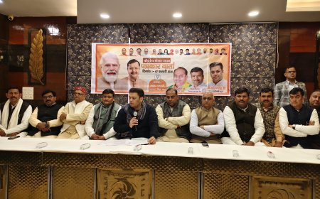 मथुरा बीएसए की कार्यप्रणाली पर गहराया विवाद: बिना जांच निलंबन और बहाली के खेल पर बिफरीं मंत्री संदीप सिंह