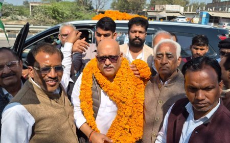 हंडिया में गरजे अजय राय: "संविधान बचाने के लिए भाजपा की तानाशाही के खिलाफ खोलें मोर्चा"